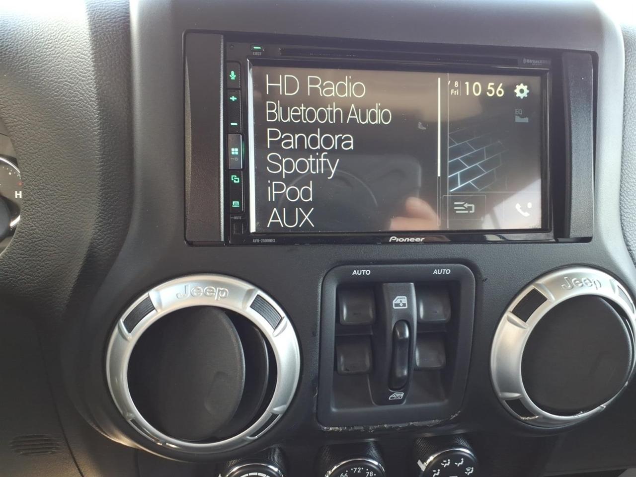 Jeep Wrangler Unlimited Sahara 4WD 2017