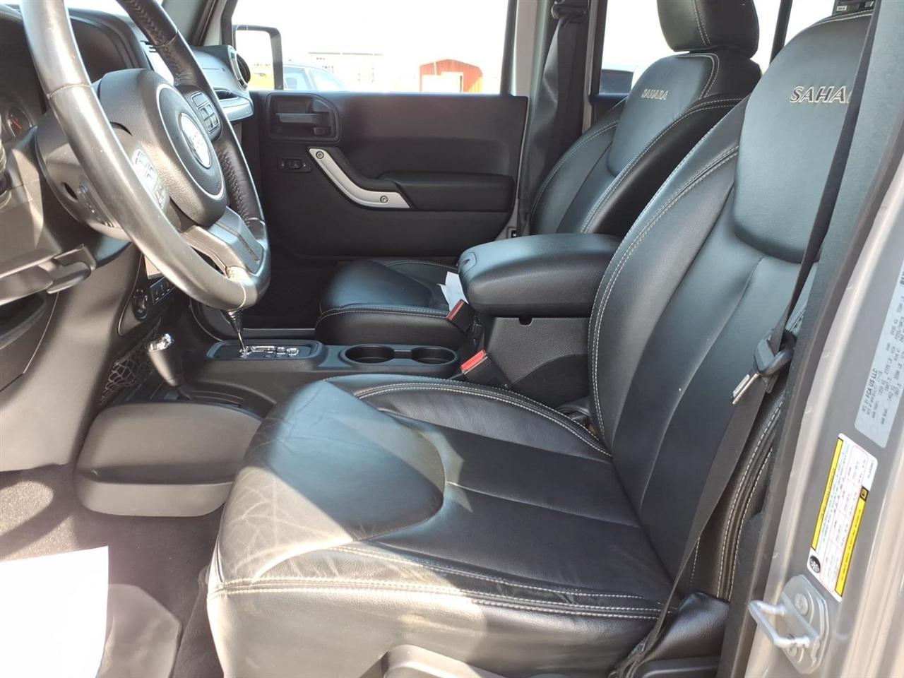 Jeep Wrangler Unlimited Sahara 4WD 2017