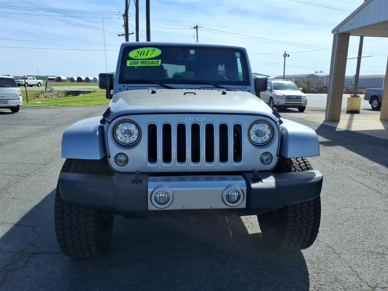 Jeep Wrangler Unlimited Sahara 4WD 2017