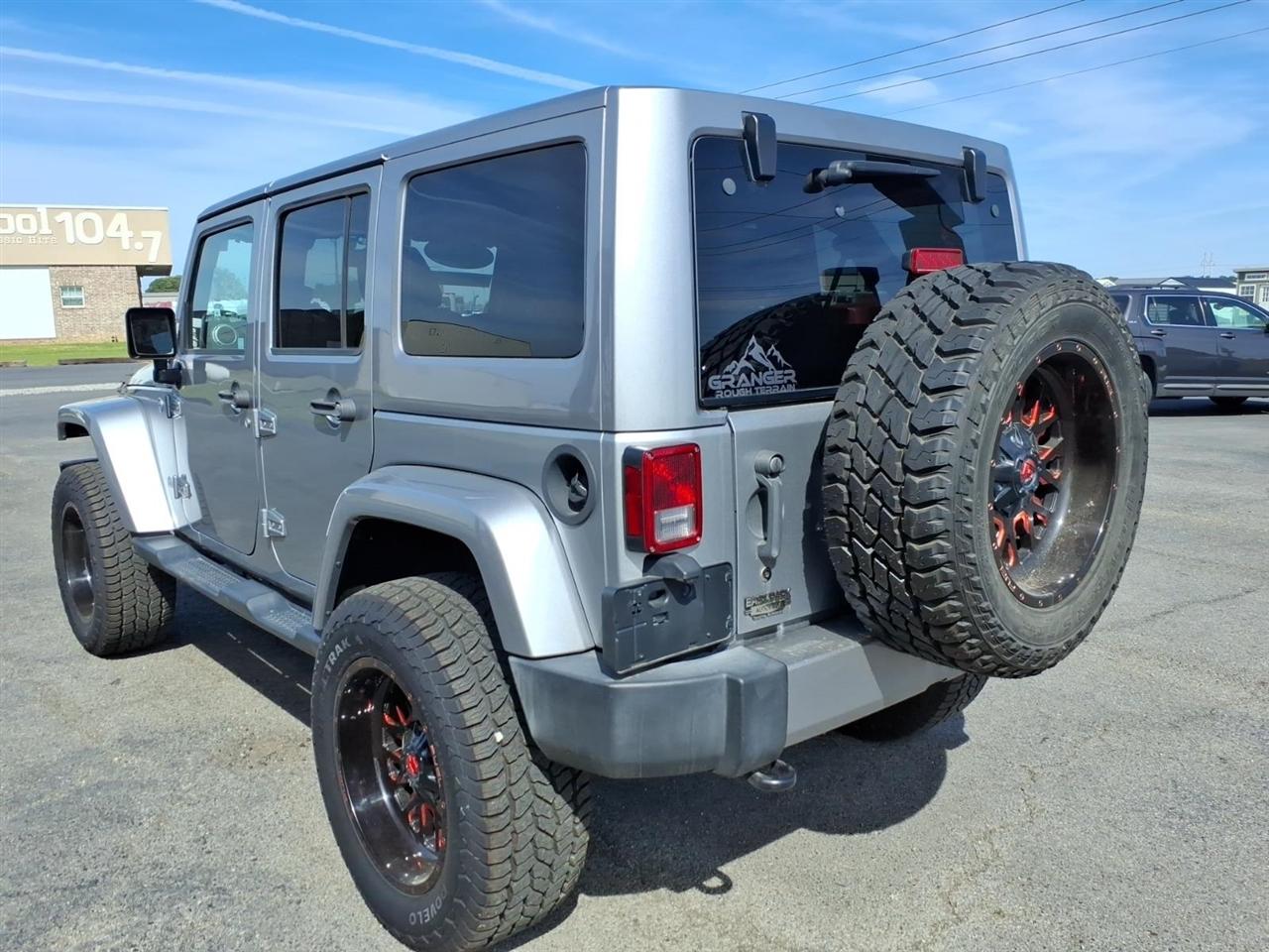 Jeep Wrangler Unlimited Sahara 4WD 2017