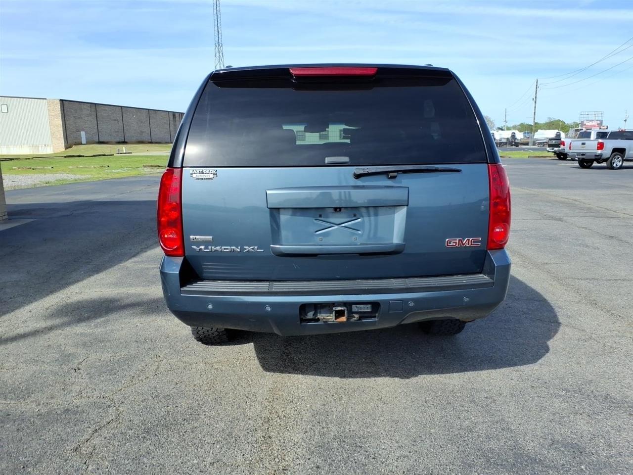 GMC Yukon XL SLT-1 1/2 Ton 4WD 2010