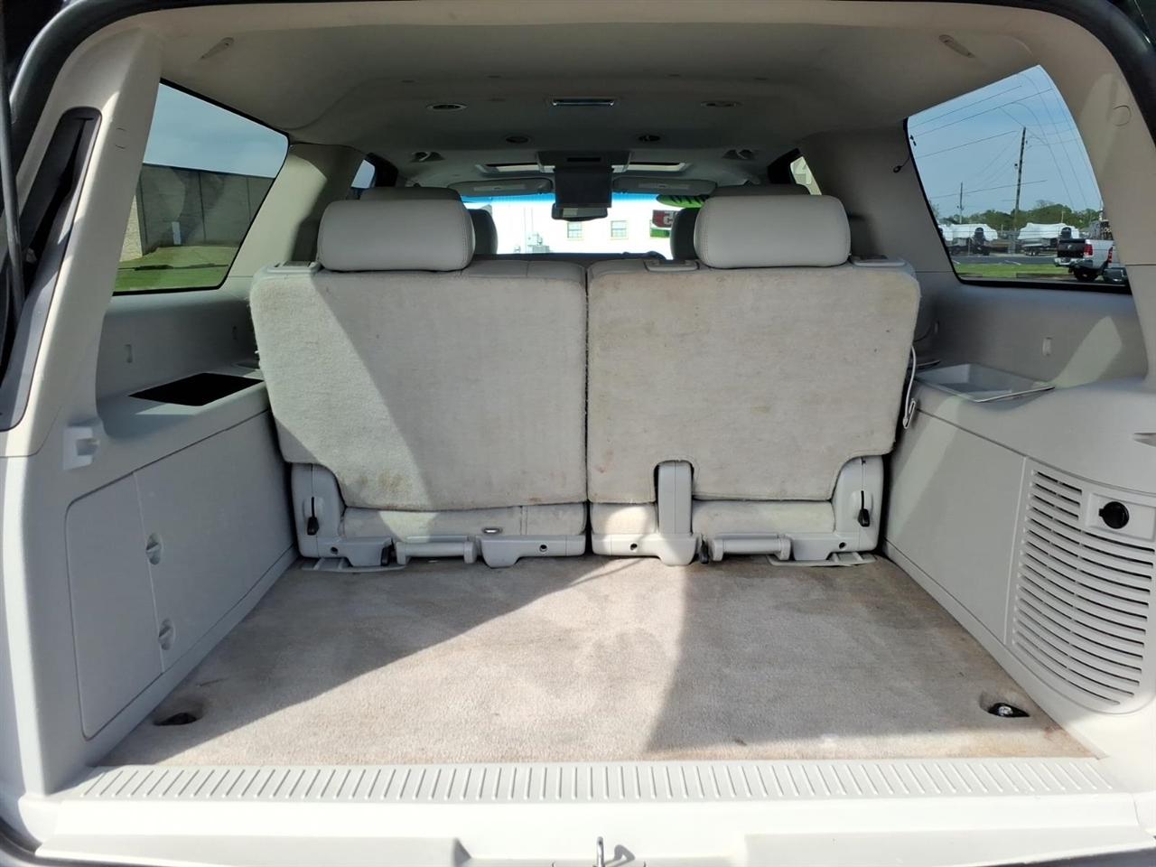 GMC Yukon XL SLT-1 1/2 Ton 4WD 2010