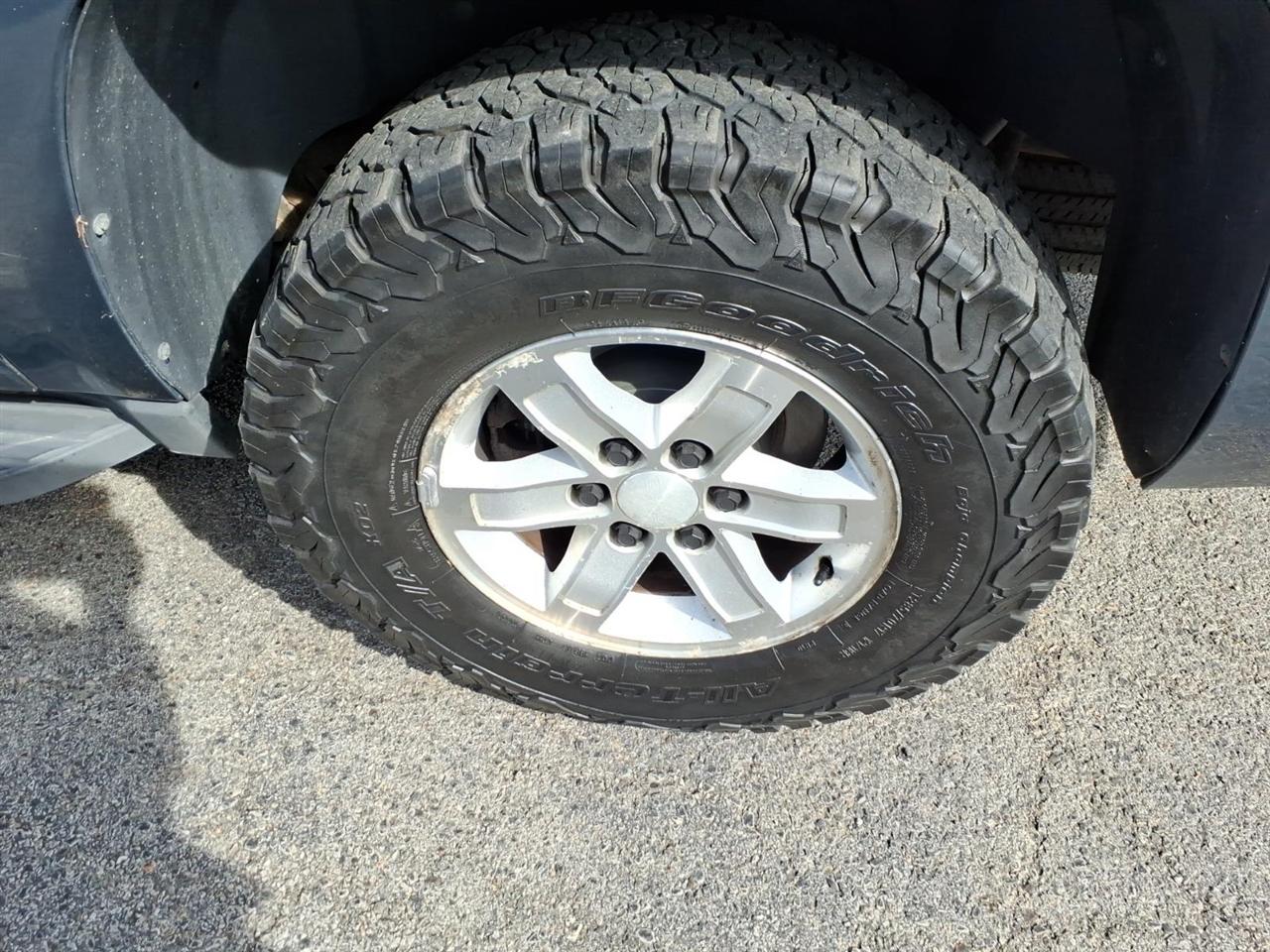 GMC Yukon XL SLT-1 1/2 Ton 4WD 2010