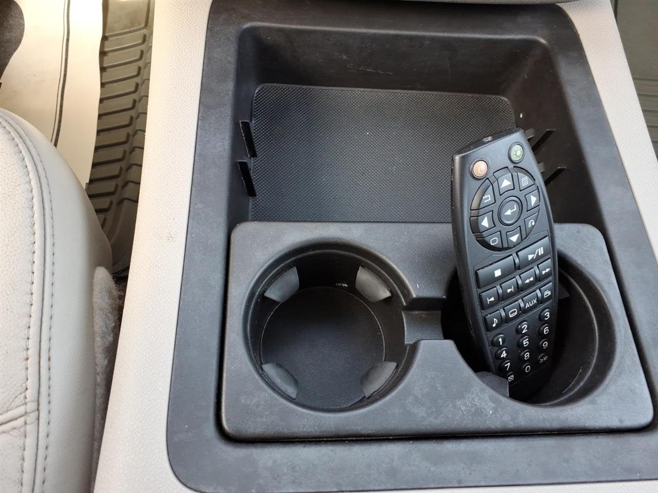 GMC Yukon XL SLT-1 1/2 Ton 4WD 2010