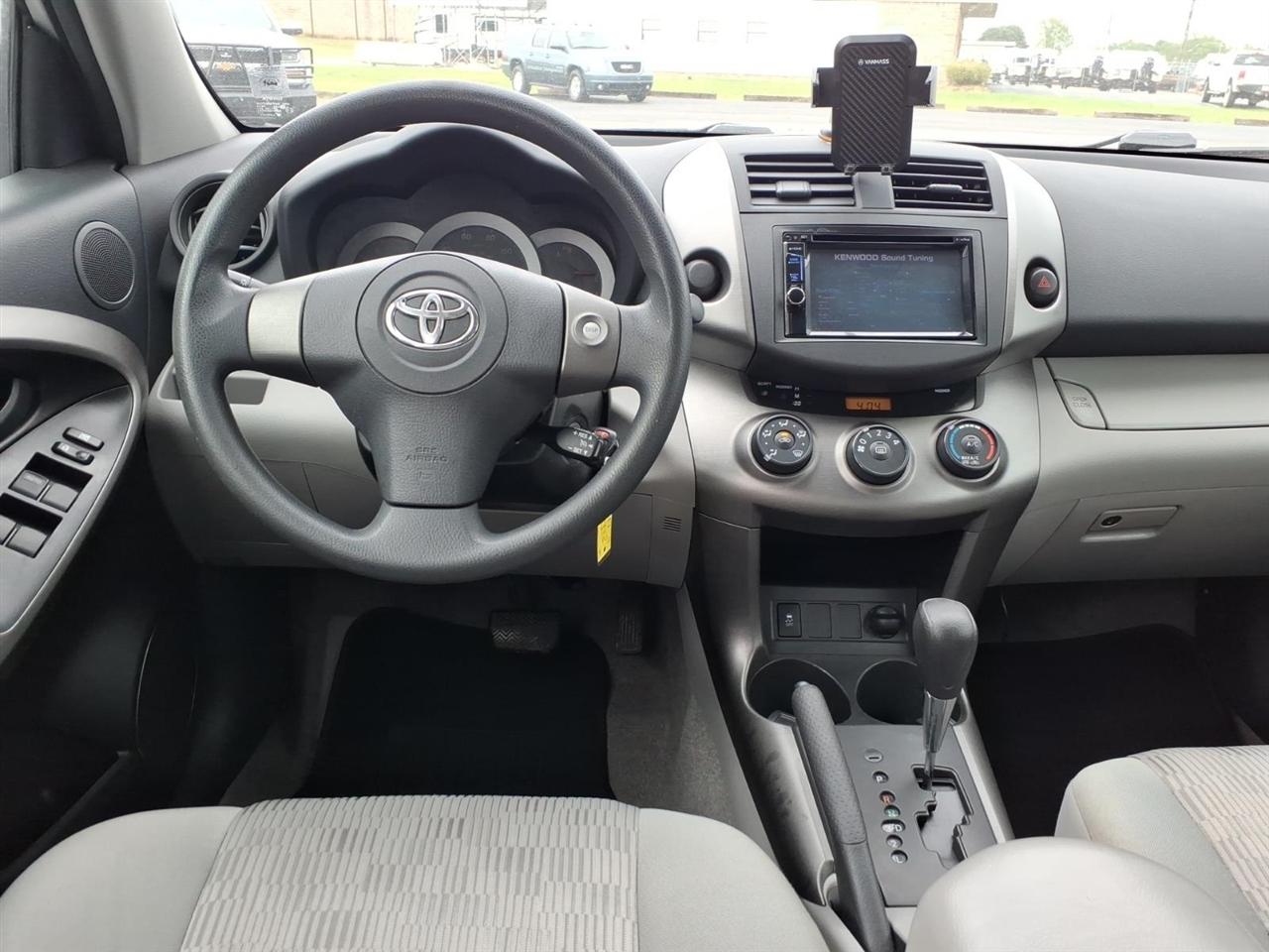 Toyota RAV4 Base I4 2WD 2011