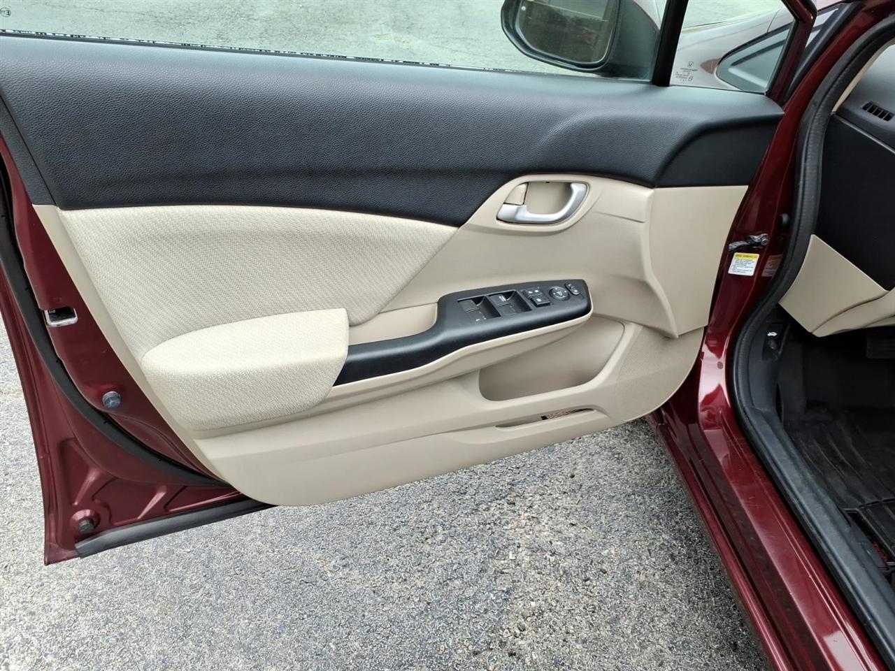 Honda Civic LX Sedan 5-Speed AT 2013