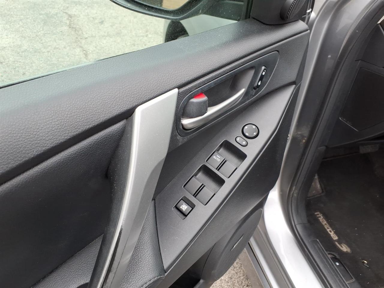Mazda MAZDA3 s Sport 5-Door 2010