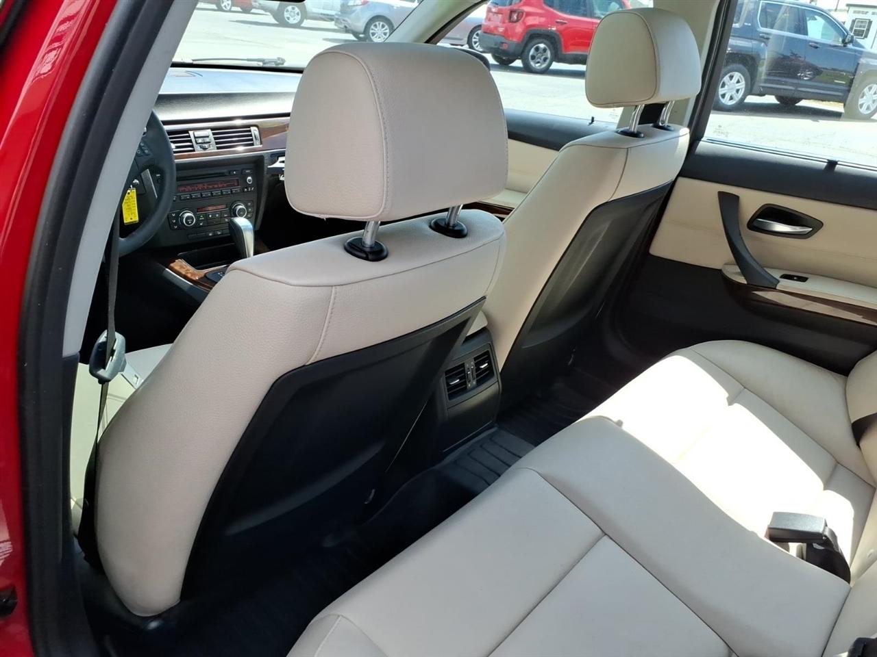 BMW 3-Series 328i xDrive 2011