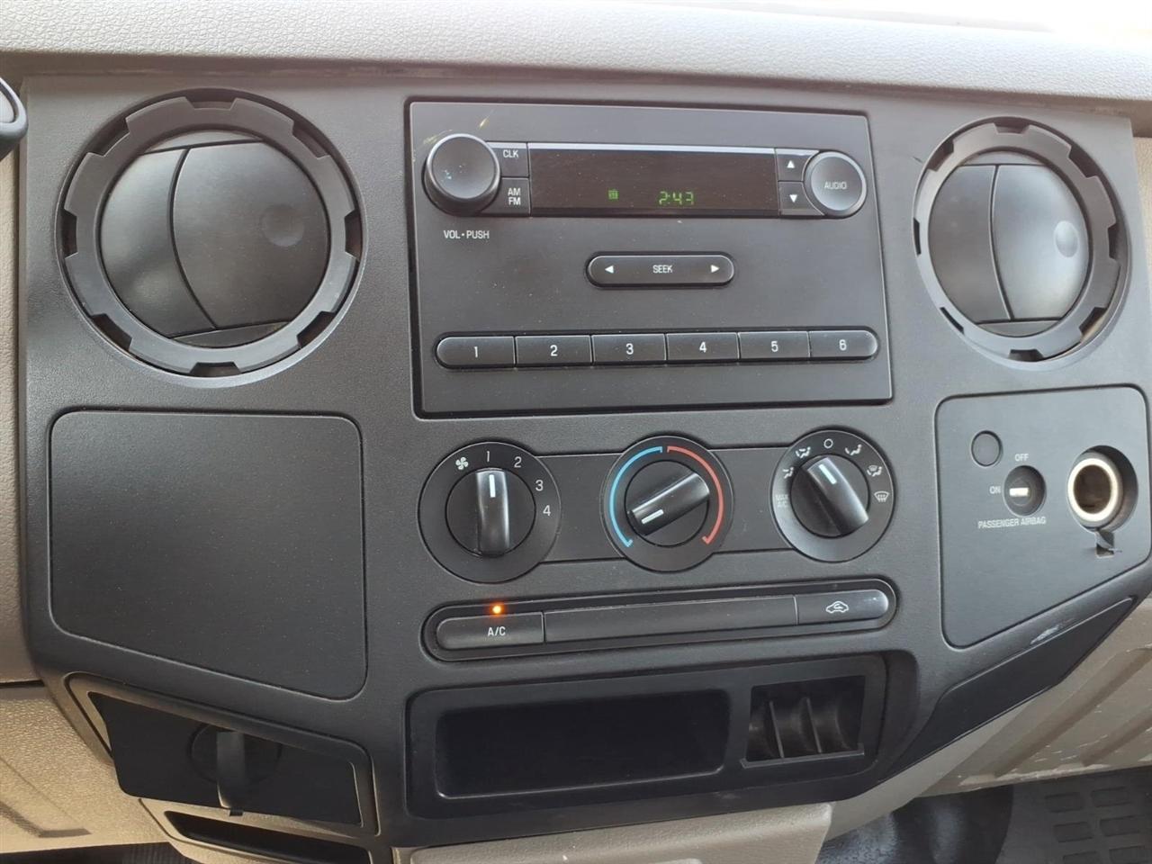 Ford F-250 SD XL 2WD 2009
