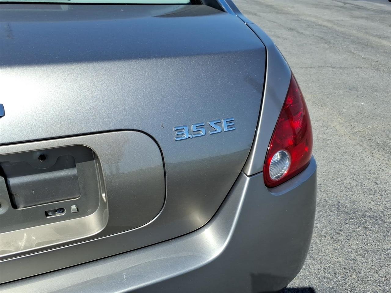 Nissan Maxima SE 2006