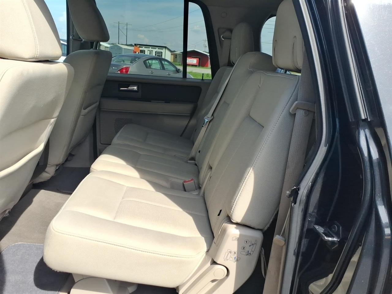 Ford Expedition EL XLT 4WD 2010