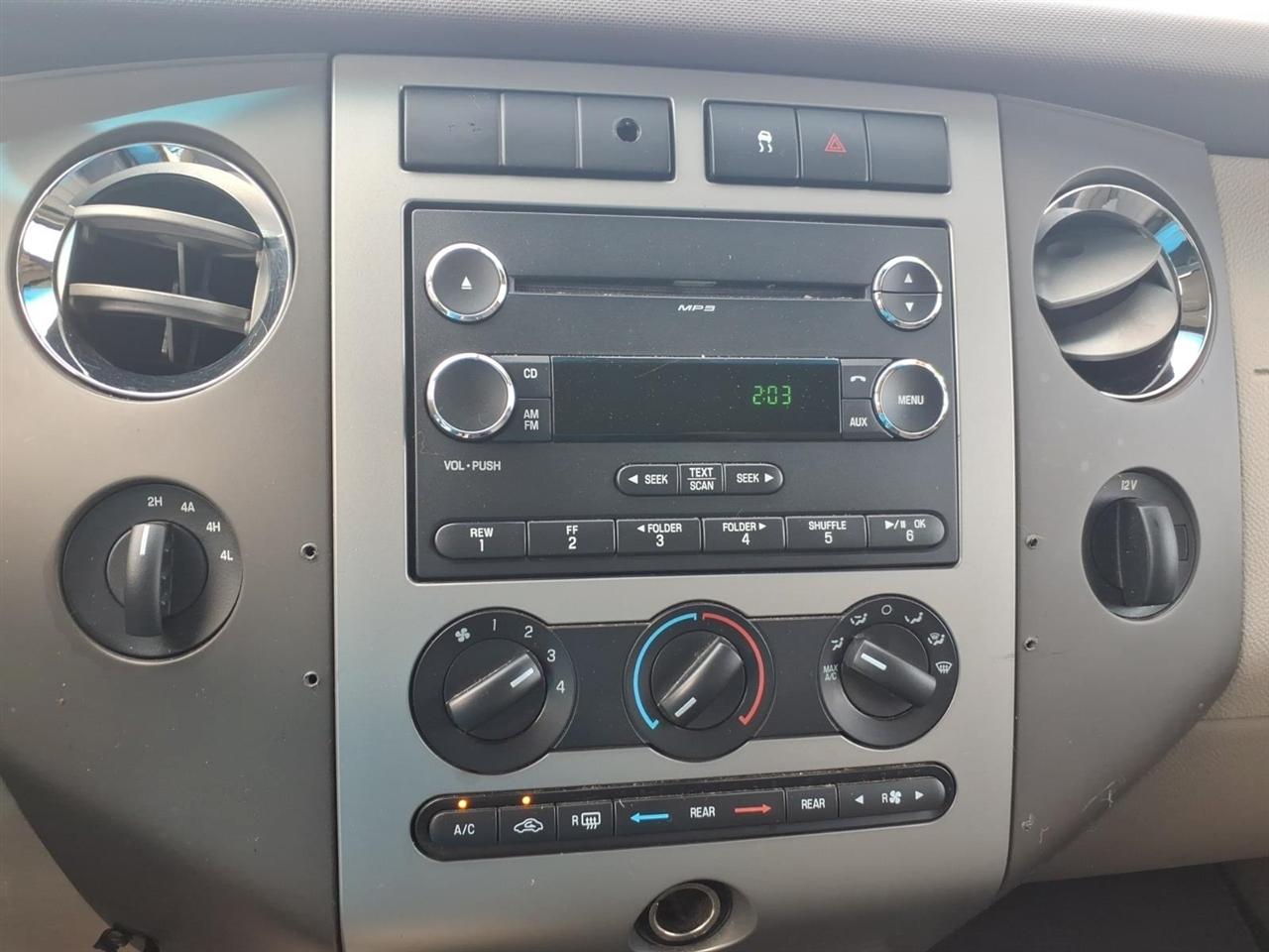 Ford Expedition EL XLT 4WD 2010