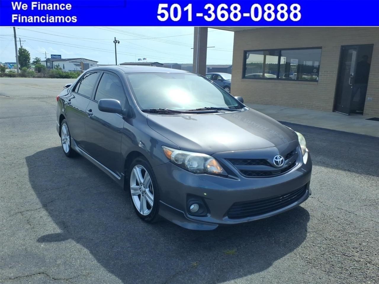 Toyota Corolla S 5-Speed MT 2013