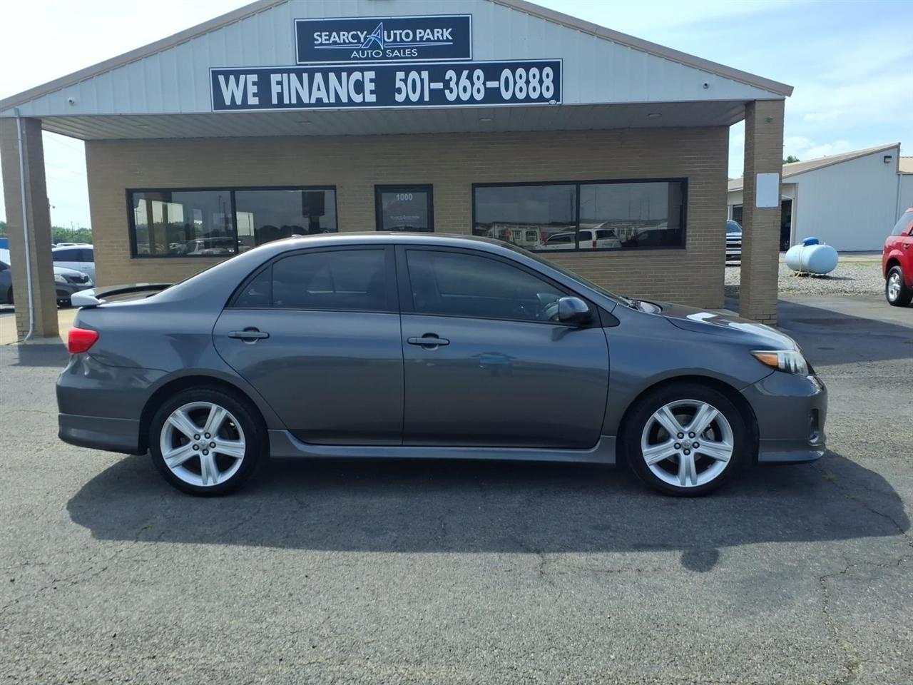 Toyota Corolla S 5-Speed MT 2013