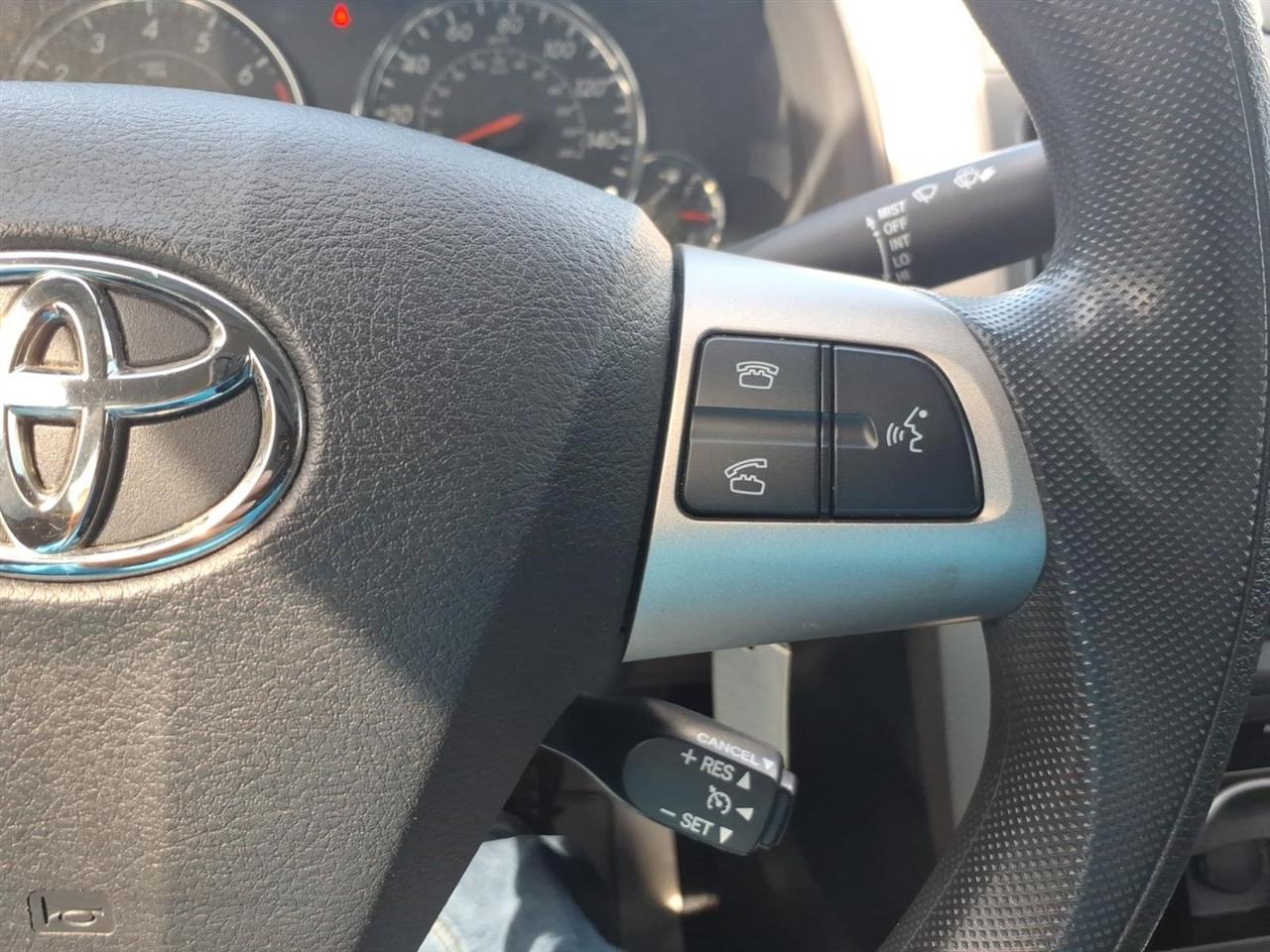 Toyota Corolla S 5-Speed MT 2013