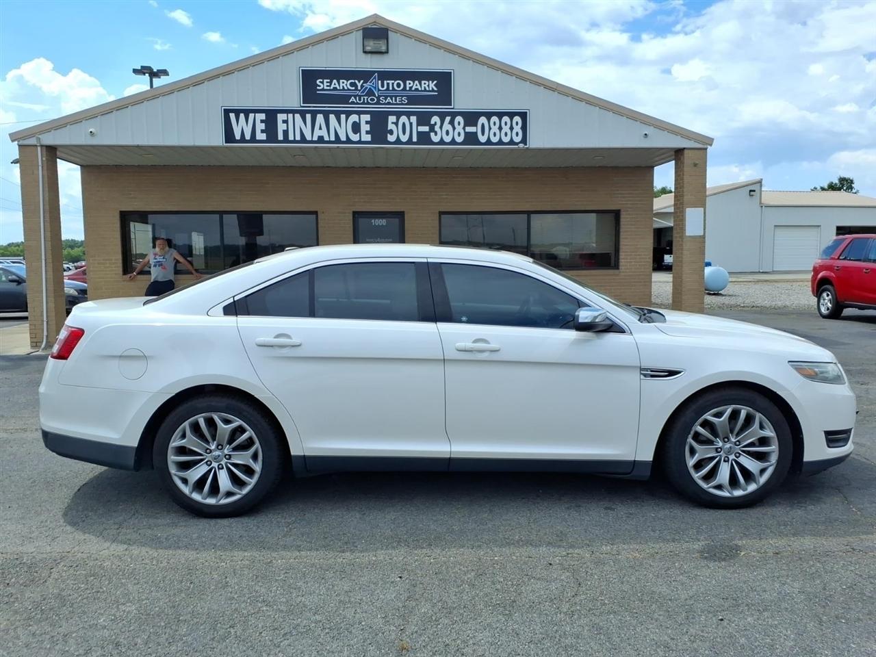 Ford Taurus Limited FWD 2013