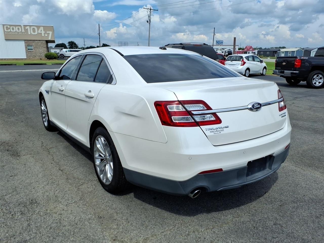 Ford Taurus Limited FWD 2013