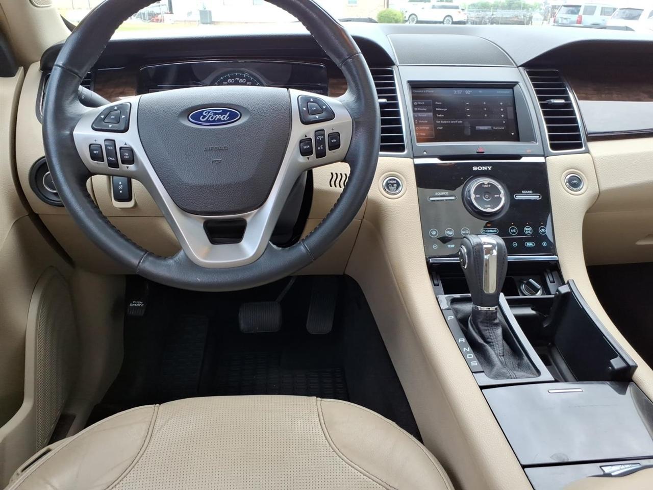 Ford Taurus Limited FWD 2013