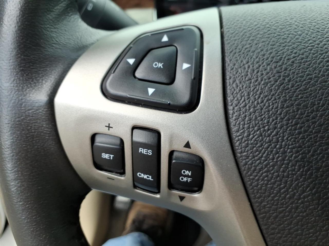 Ford Taurus Limited FWD 2013