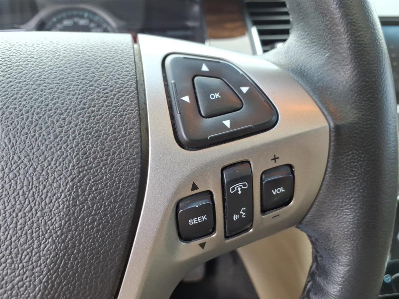 Ford Taurus Limited FWD 2013