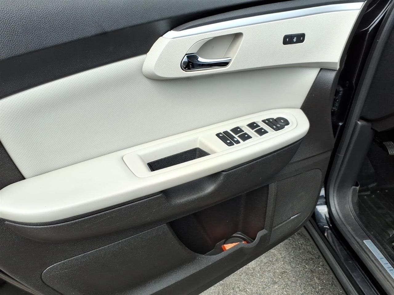 Chevrolet Traverse LTZ FWD 2012