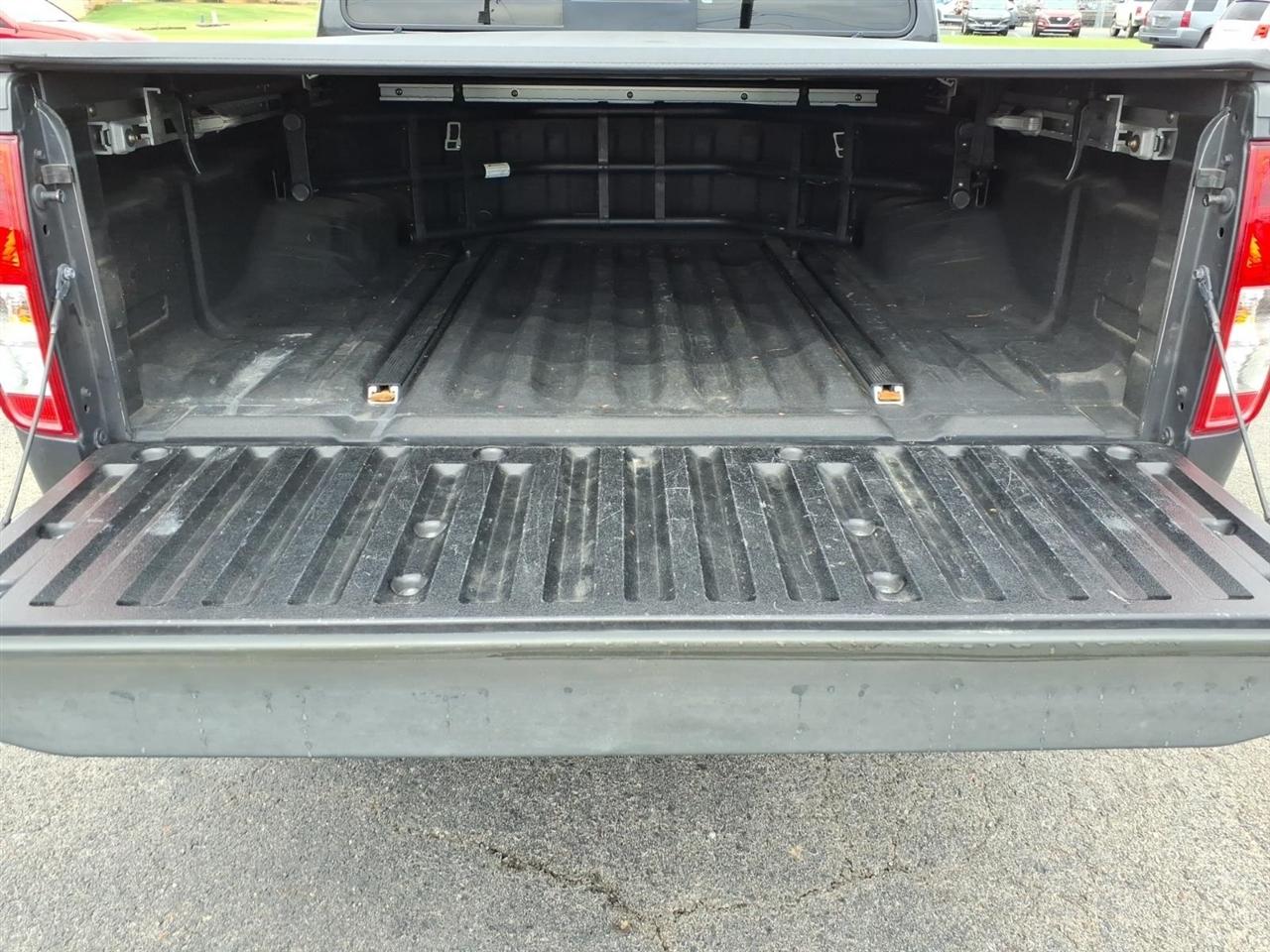 Nissan Frontier S Crew Cab 5AT 2WD 2015