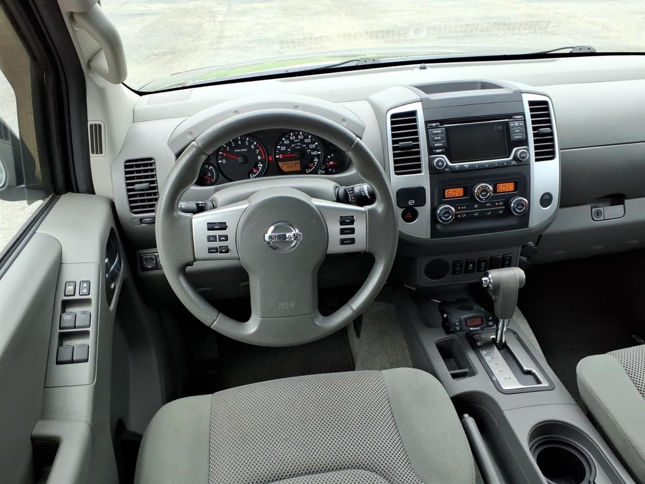 Nissan Frontier S Crew Cab 5AT 2WD 2015
