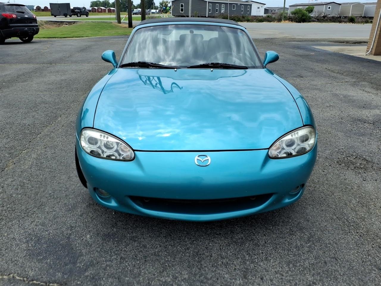 Mazda MX-5 Miata Base 2003