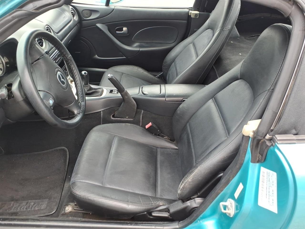 Mazda MX-5 Miata Base 2003