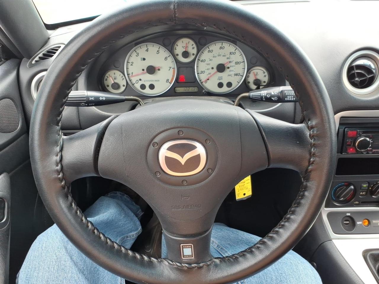 Mazda MX-5 Miata Base 2003