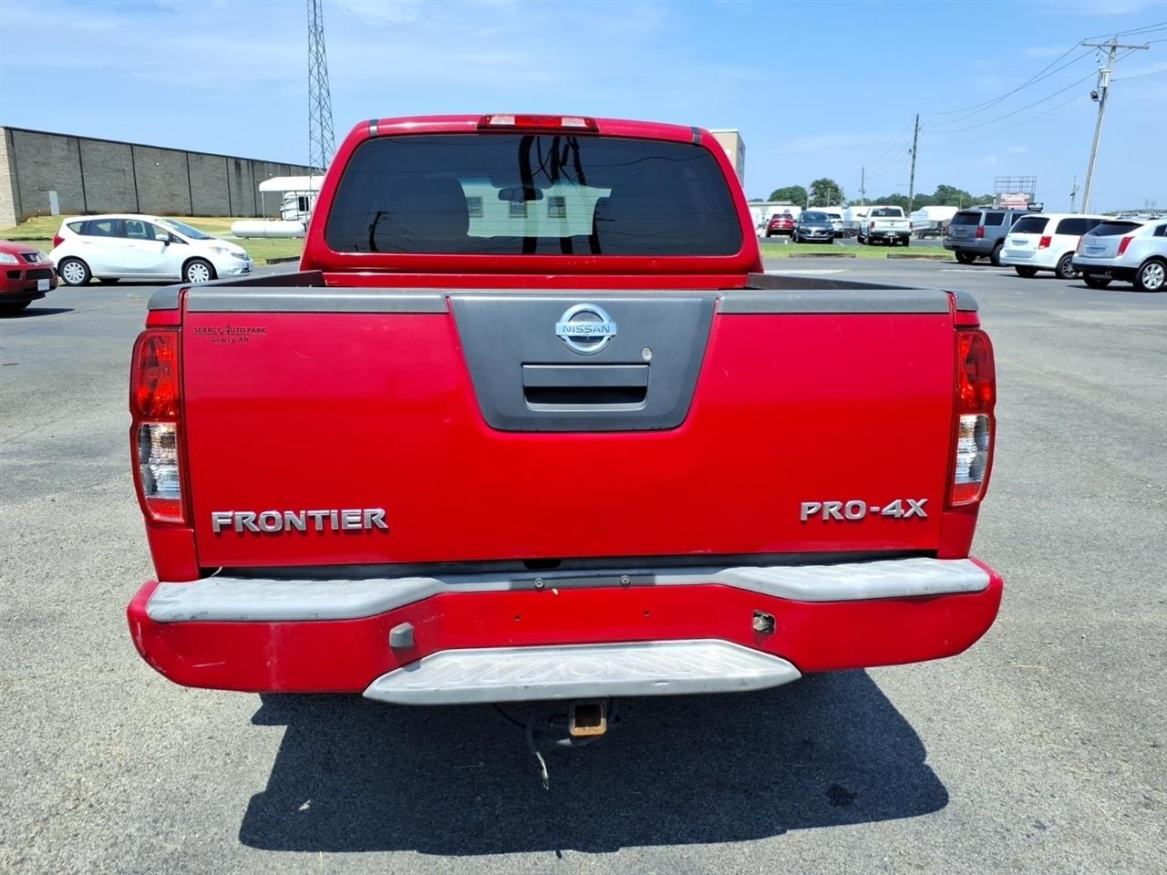 Nissan Frontier LE Crew Cab 4WD 2010