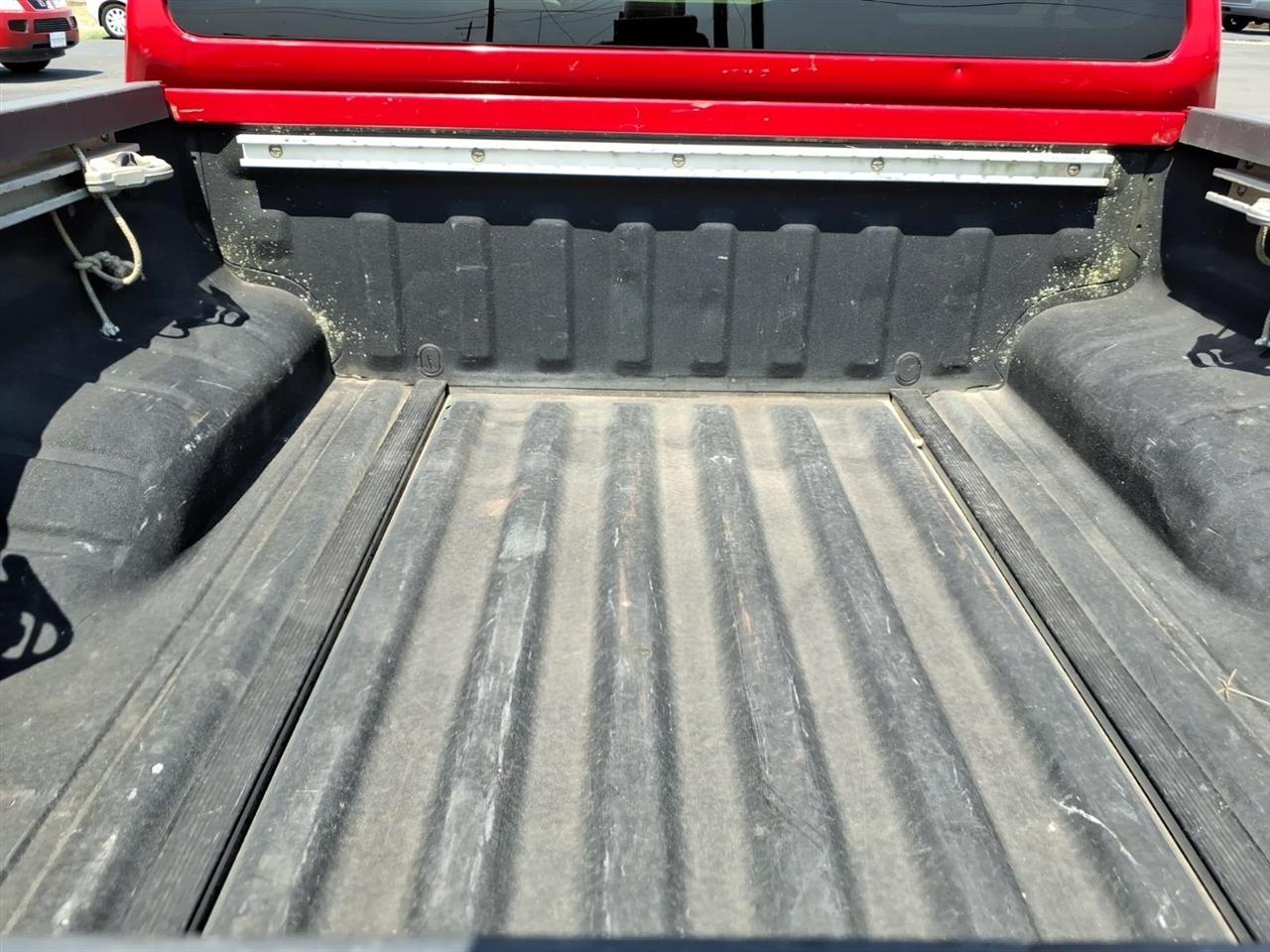 Nissan Frontier LE Crew Cab 4WD 2010