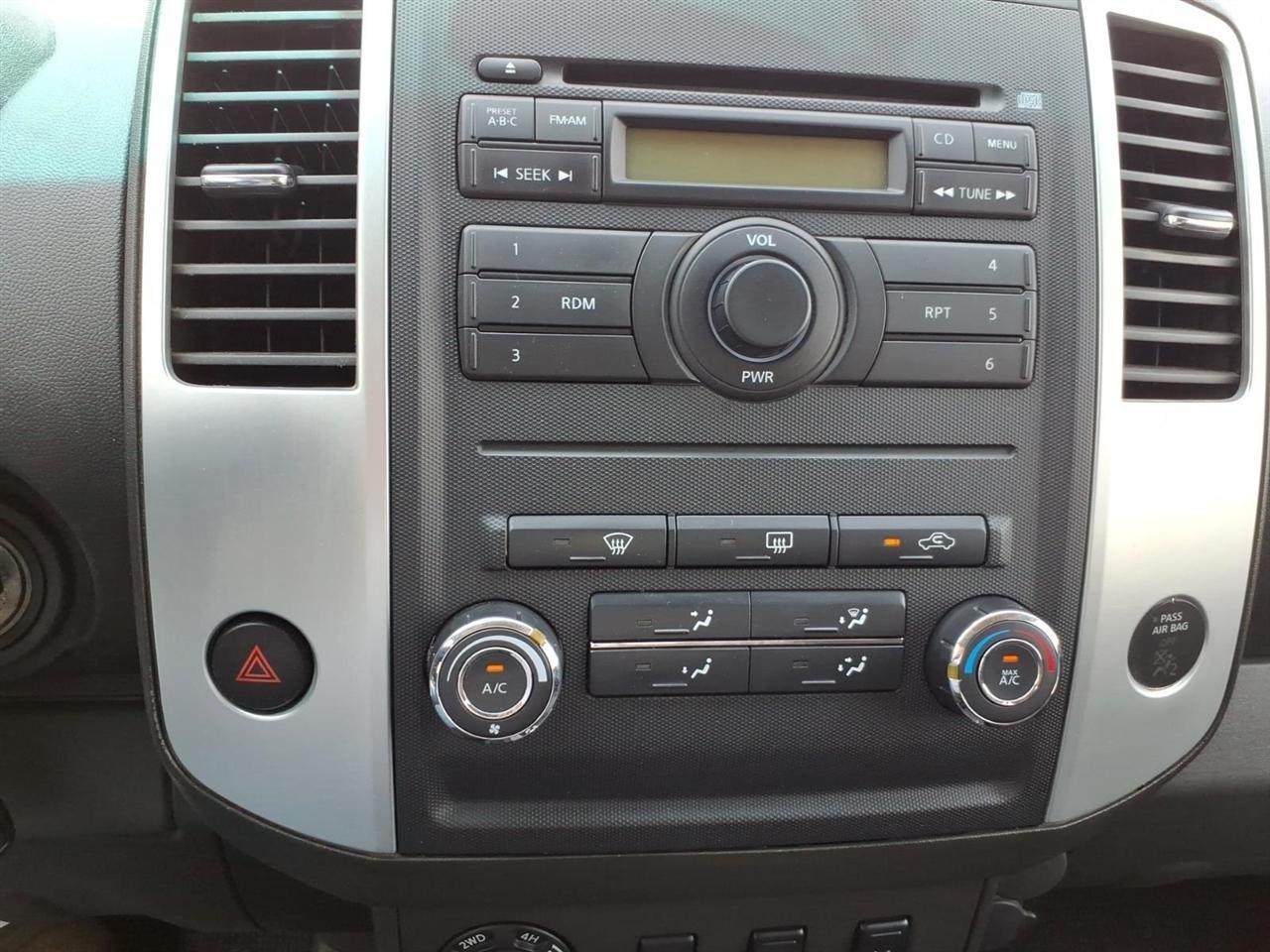 Nissan Frontier LE Crew Cab 4WD 2010