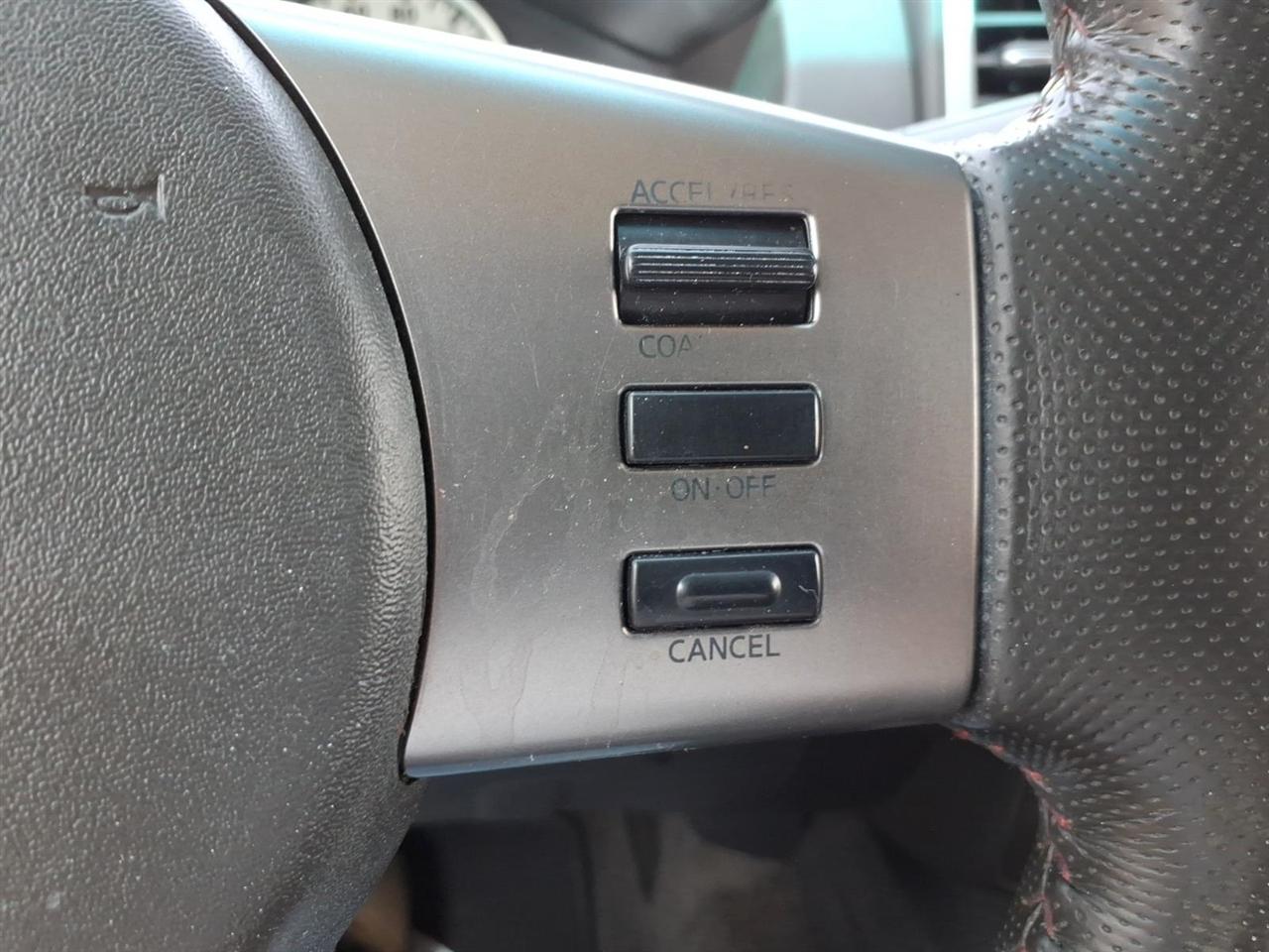 Nissan Frontier LE Crew Cab 4WD 2010
