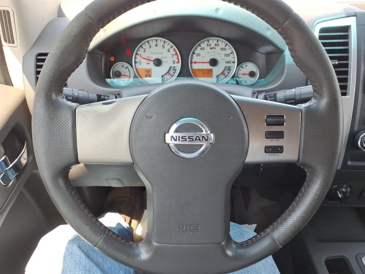 Nissan Frontier LE Crew Cab 4WD 2010