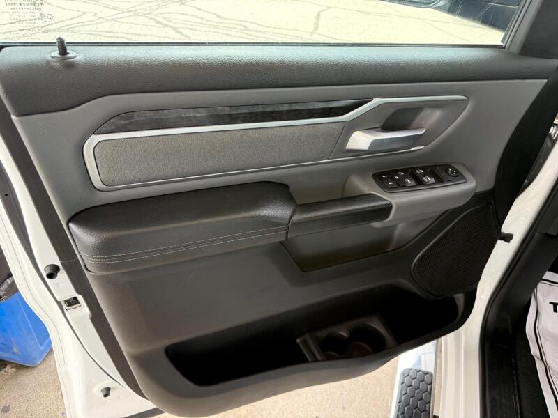 RAM 1500 Big Horn Crew Cab SWB 4WD 2021 RAM 1500 Big Horn Crew Cab SWB 4WD 2021