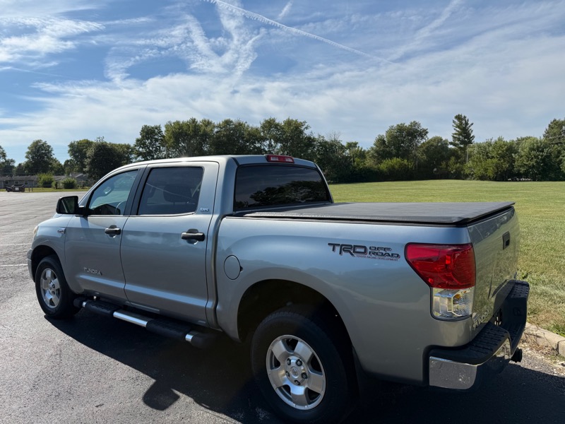 Toyota Tundra Tundra-Grade CrewMax 5.7L 4WD 2011 Toyota Tundra Tundra-Grade CrewMax 5.7L 4WD 2011