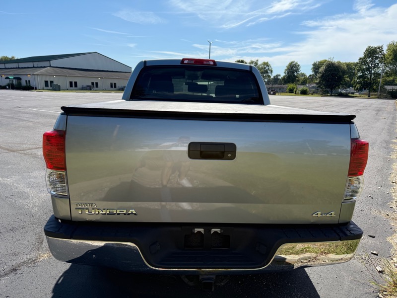 Toyota Tundra Tundra-Grade CrewMax 5.7L 4WD 2011 Toyota Tundra Tundra-Grade CrewMax 5.7L 4WD 2011
