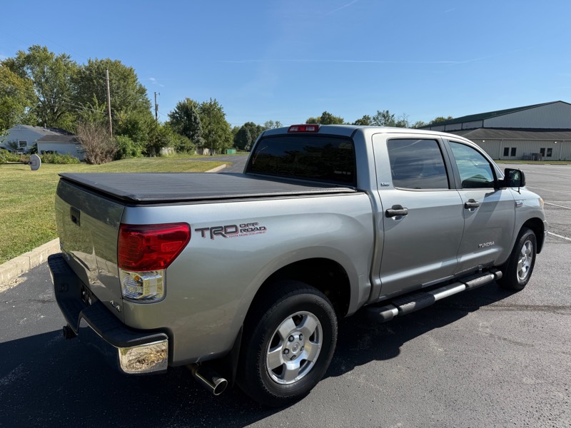 Toyota Tundra Tundra-Grade CrewMax 5.7L 4WD 2011 Toyota Tundra Tundra-Grade CrewMax 5.7L 4WD 2011