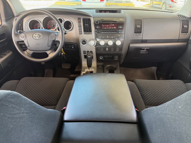 Toyota Tundra Tundra-Grade CrewMax 5.7L 4WD 2011 Toyota Tundra Tundra-Grade CrewMax 5.7L 4WD 2011