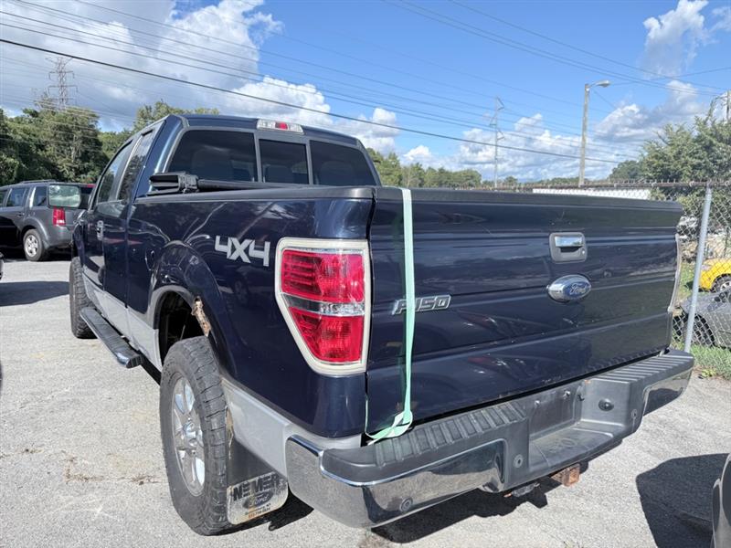 Ford F-150 XL SuperCab 8-ft. Bed 4WD 2013 Ford F-150 XL SuperCab 8-ft. Bed 4WD 2013