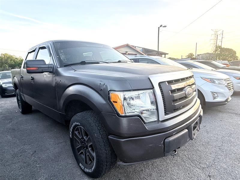 Ford F-150 XL SuperCrew 5.5-ft. Bed 4WD 2013