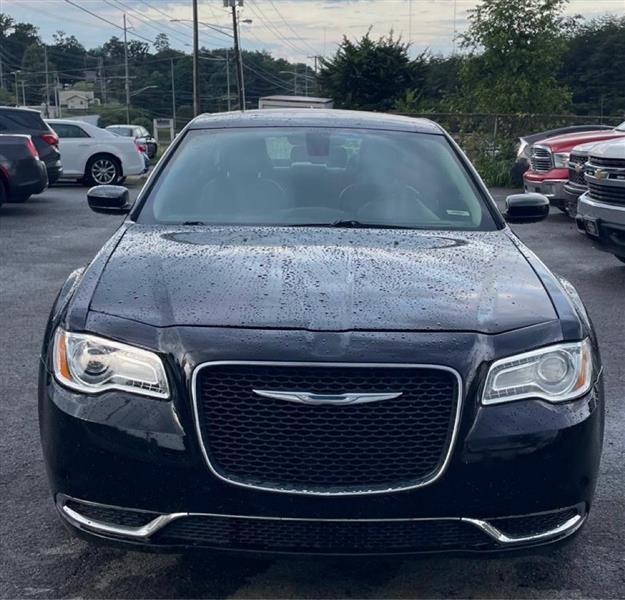 2015 Chrysler 300 Limited RWD