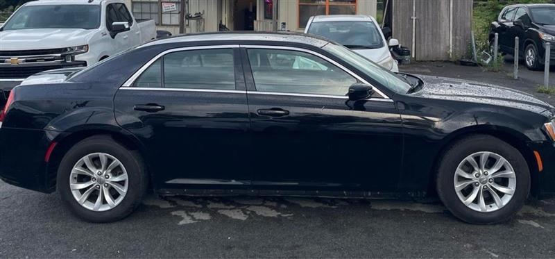 Chrysler 300 Limited RWD 2015