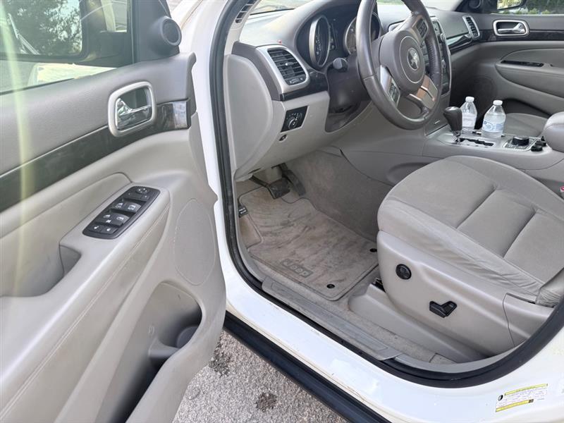 Jeep Grand Cherokee Laredo 4WD 2012