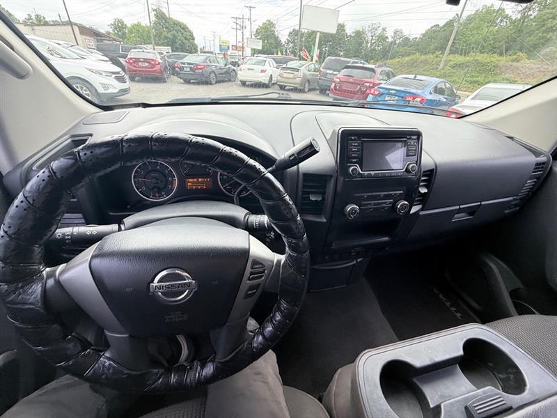 Nissan Titan S Crew Cab 2WD 2015