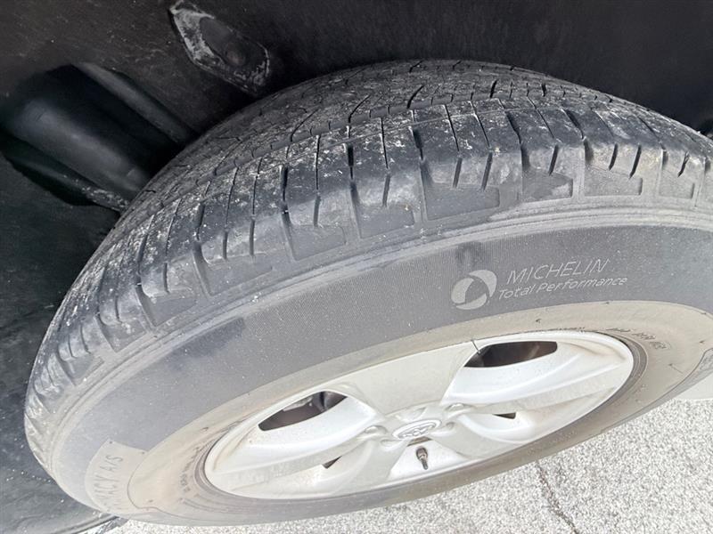 Toyota Sienna LE 8-Pass V6 2011