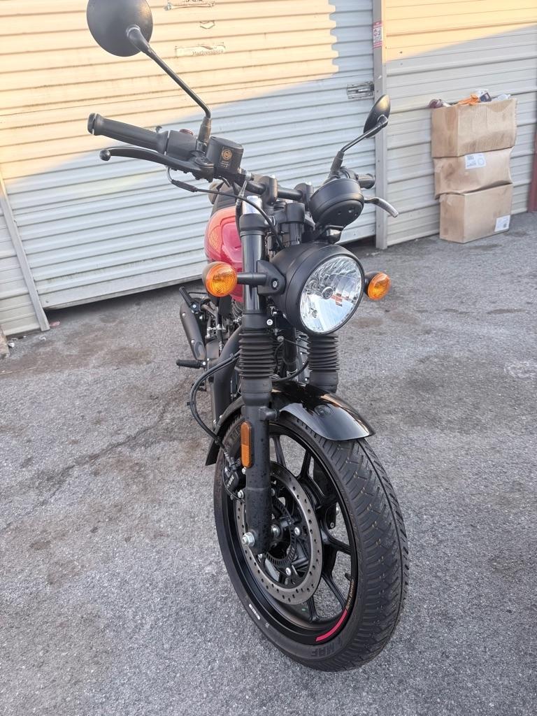 Royal Enfield Motors Hunter 350  2023
