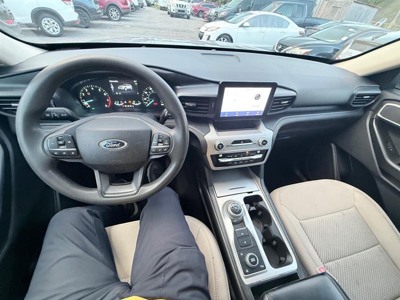 Ford Explorer Base AWD 2021