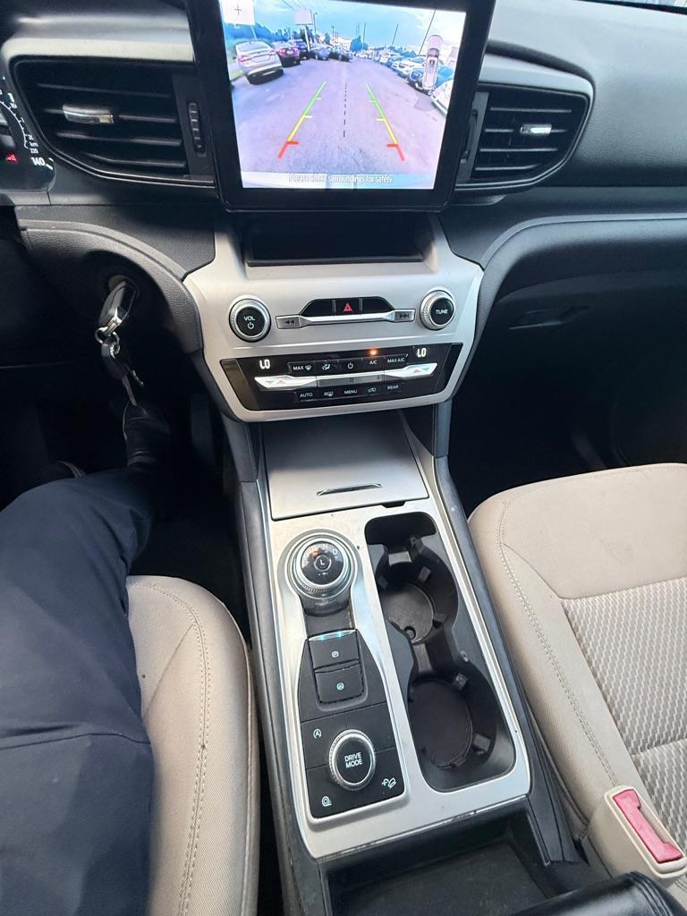 Ford Explorer Base AWD 2021